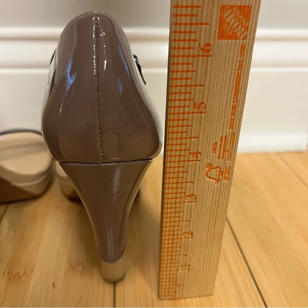 Carlo Pazolini Women Tan Brown Wedge Strappy Sandals Heels Size 38/8 Formal